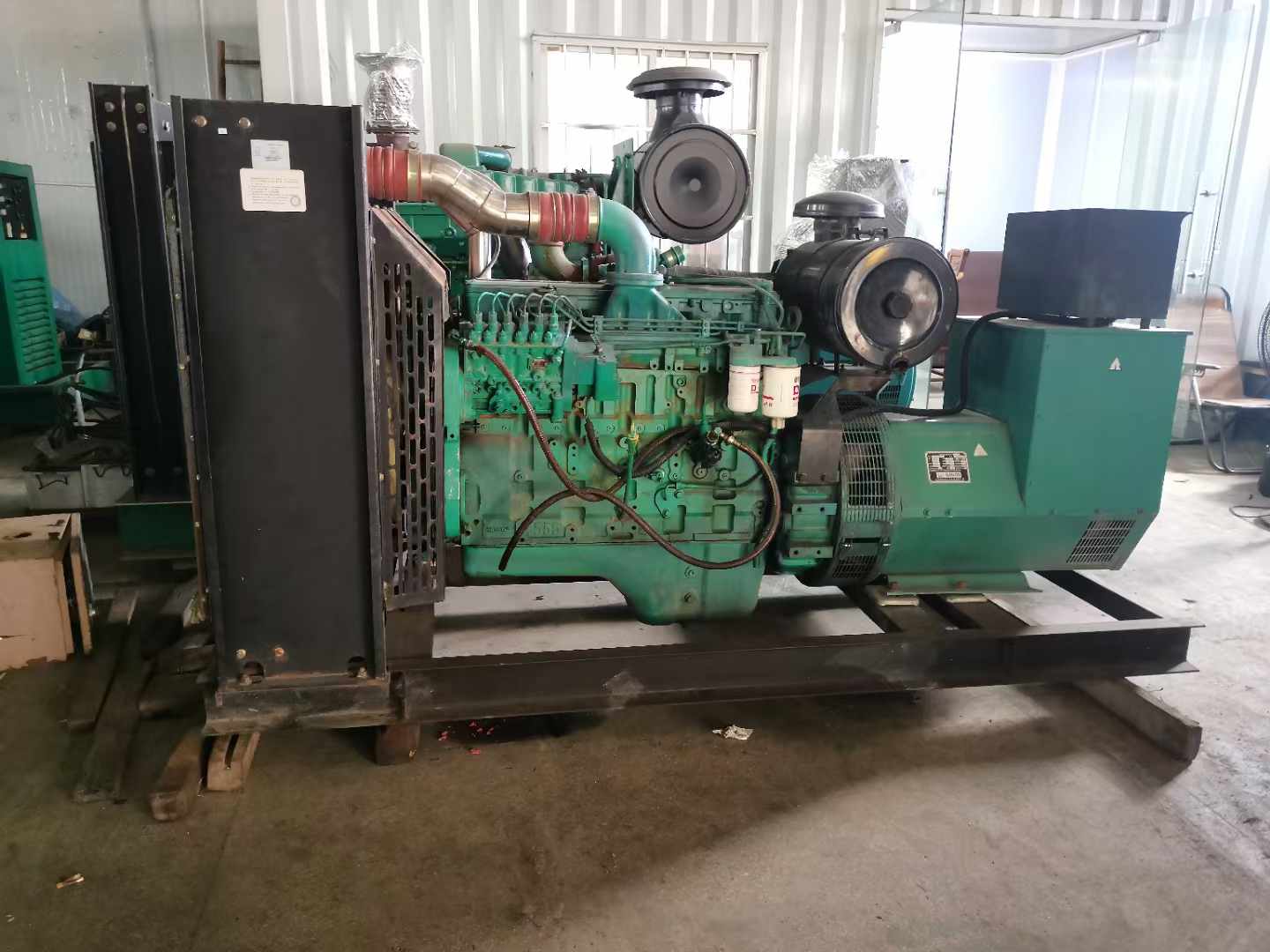 凤台发电机租赁如何确定电缆的承载电流是否在安全范围内？