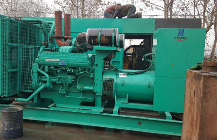 凤台发电机组如何判断水冷式机油散热器内部是否需要清洗？